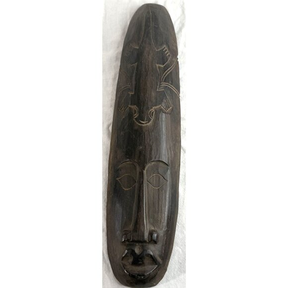 Vintage Hand-Carved African Tribal Wooden Wall Mask With Lizard Design - Picture 2 of 7